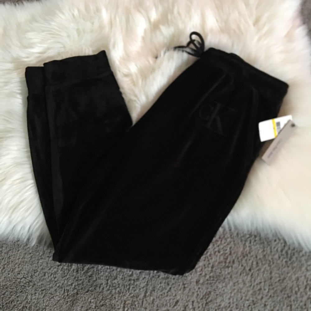 NWT Calvin Klein velvet joggers